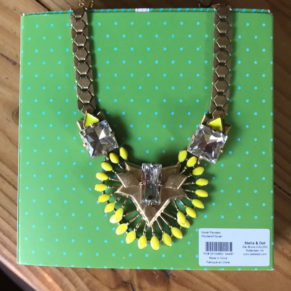 Stella & Dot Norah Pendant